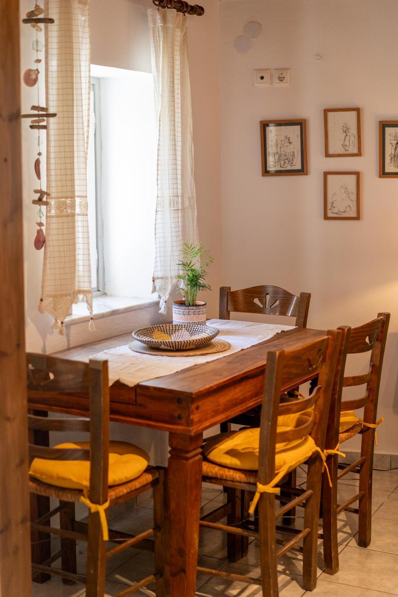 Spacious Home With Yard, Mytilene Lesvos Exterior foto