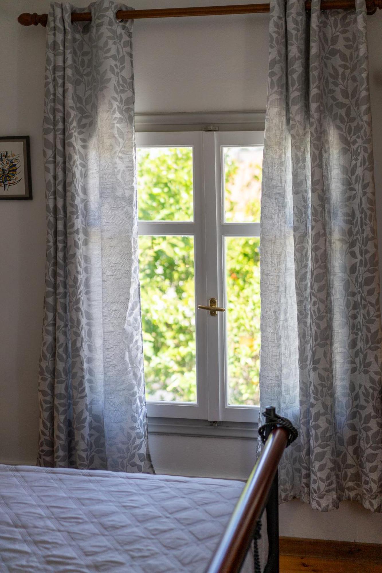 Spacious Home With Yard, Mytilene Lesvos Exterior foto