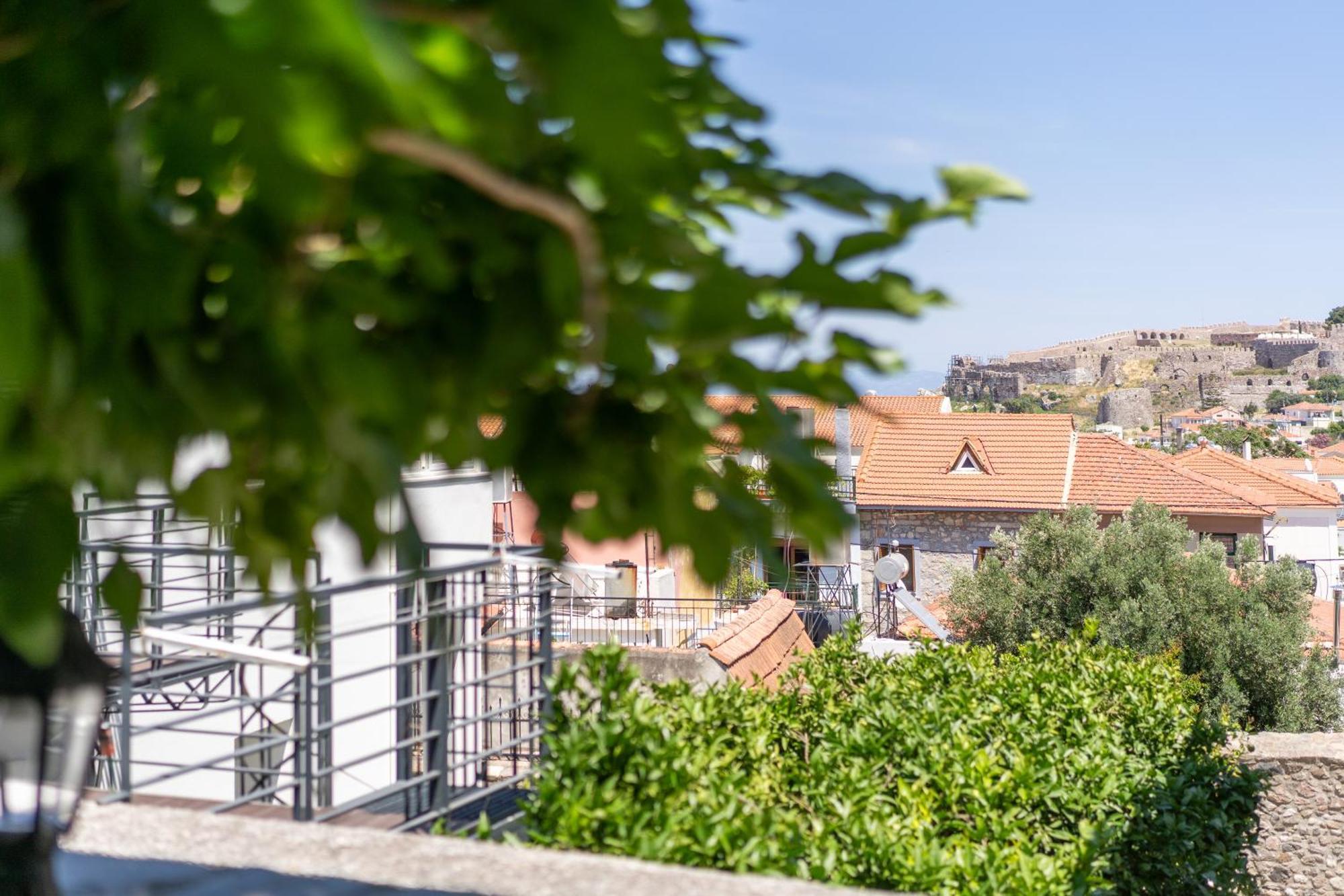 Spacious Home With Yard, Mytilene Lesvos Exterior foto