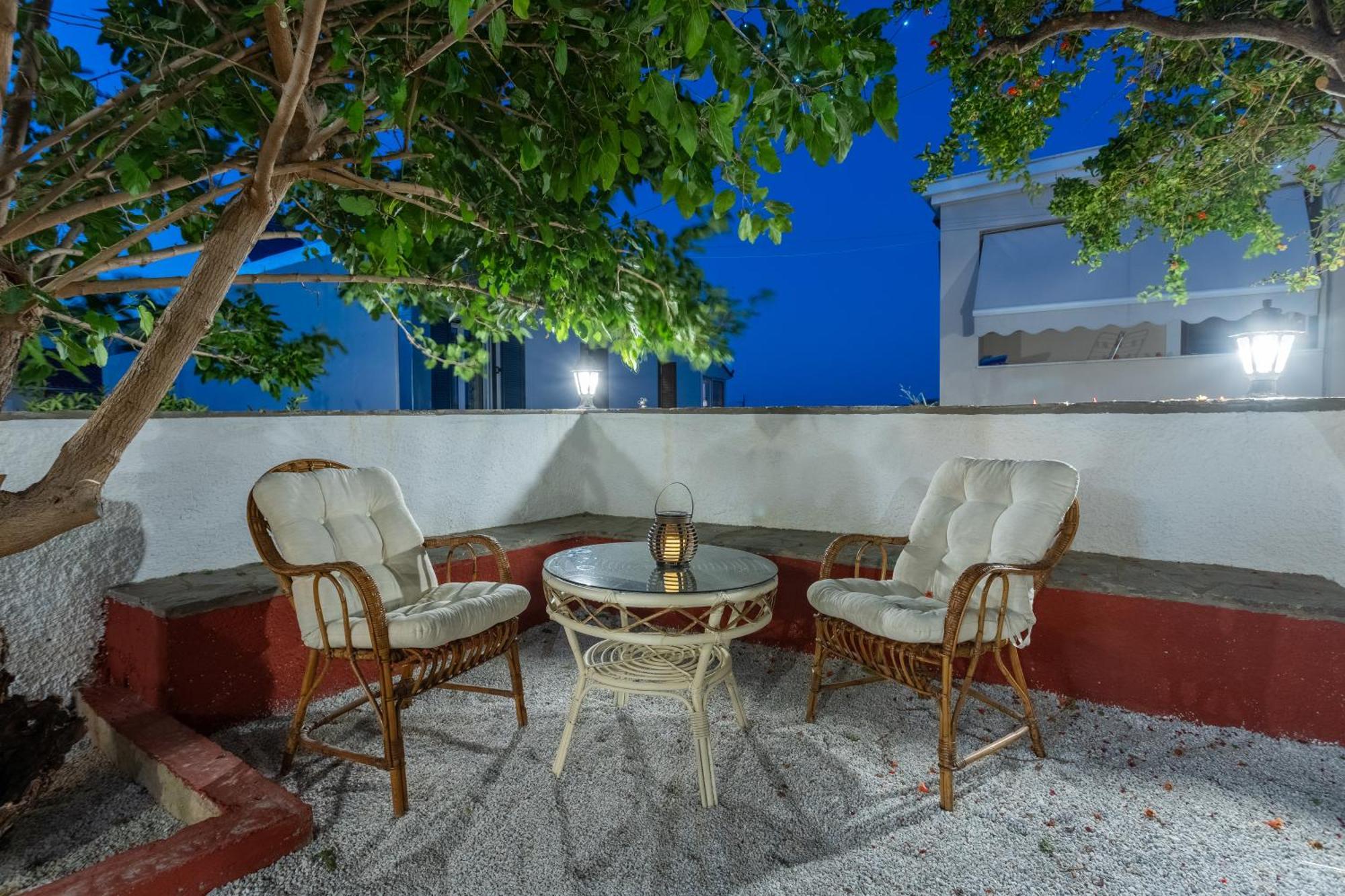 Spacious Home With Yard, Mytilene Lesvos Exterior foto