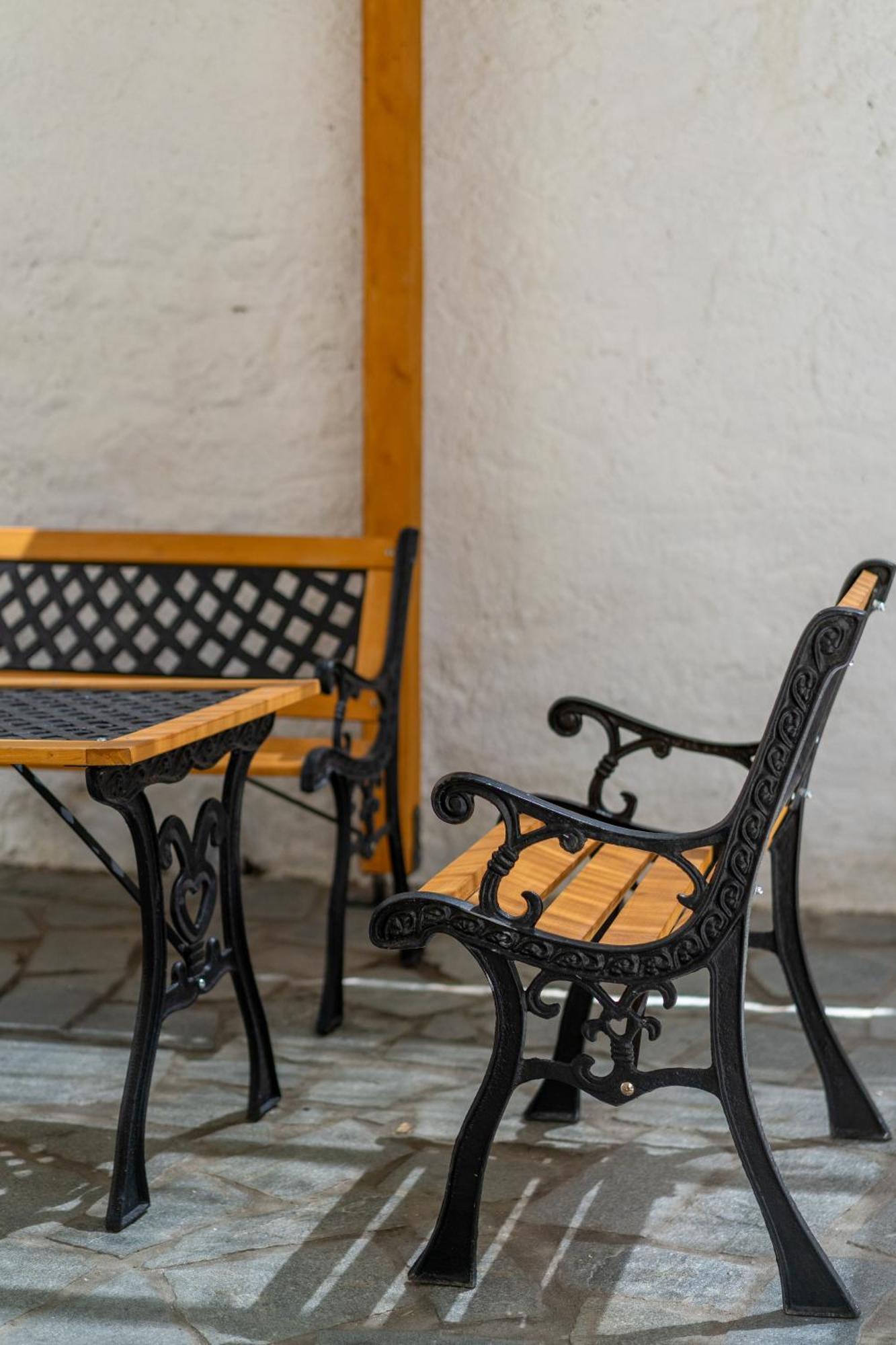 Spacious Home With Yard, Mytilene Lesvos Exterior foto