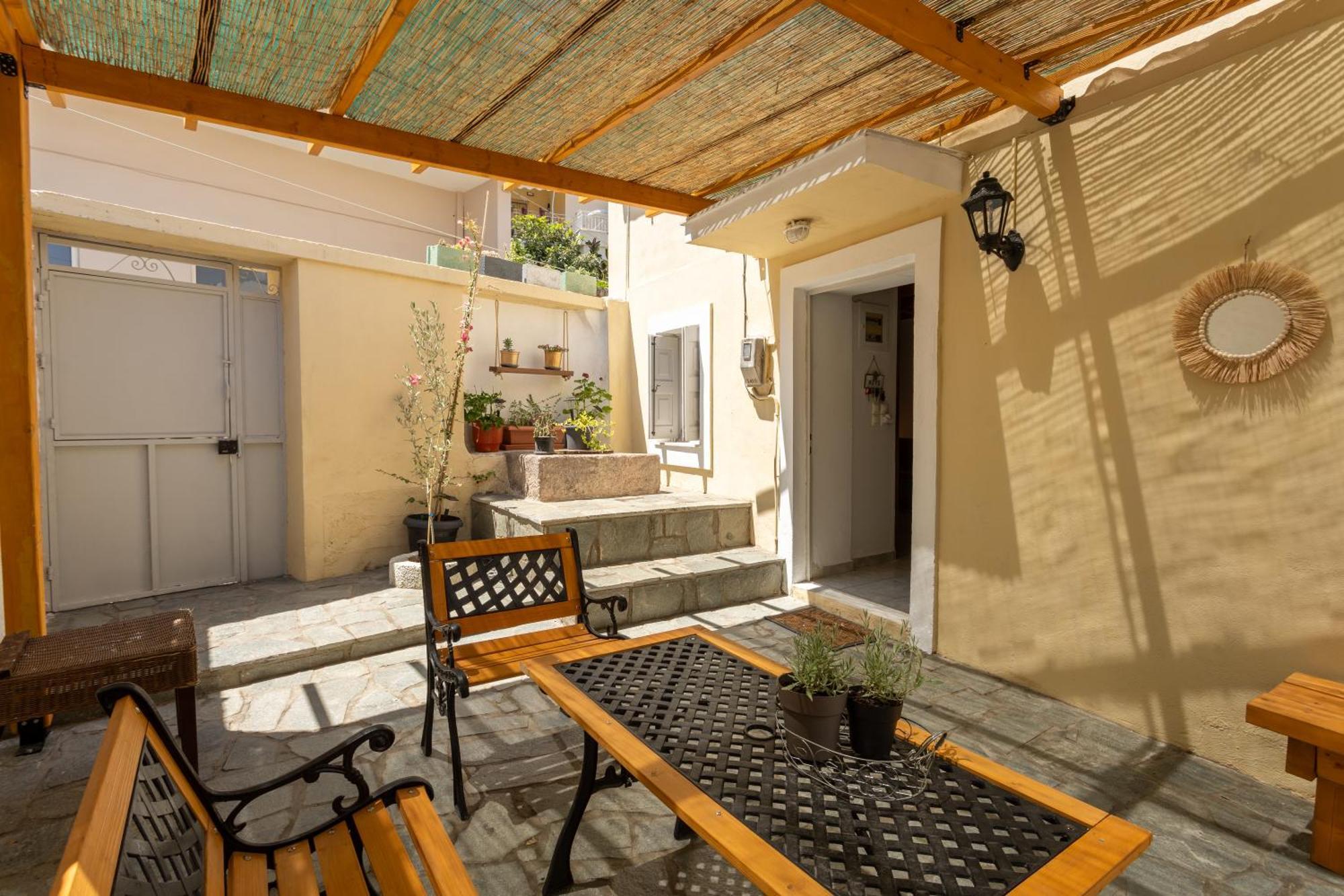Spacious Home With Yard, Mytilene Lesvos Exterior foto