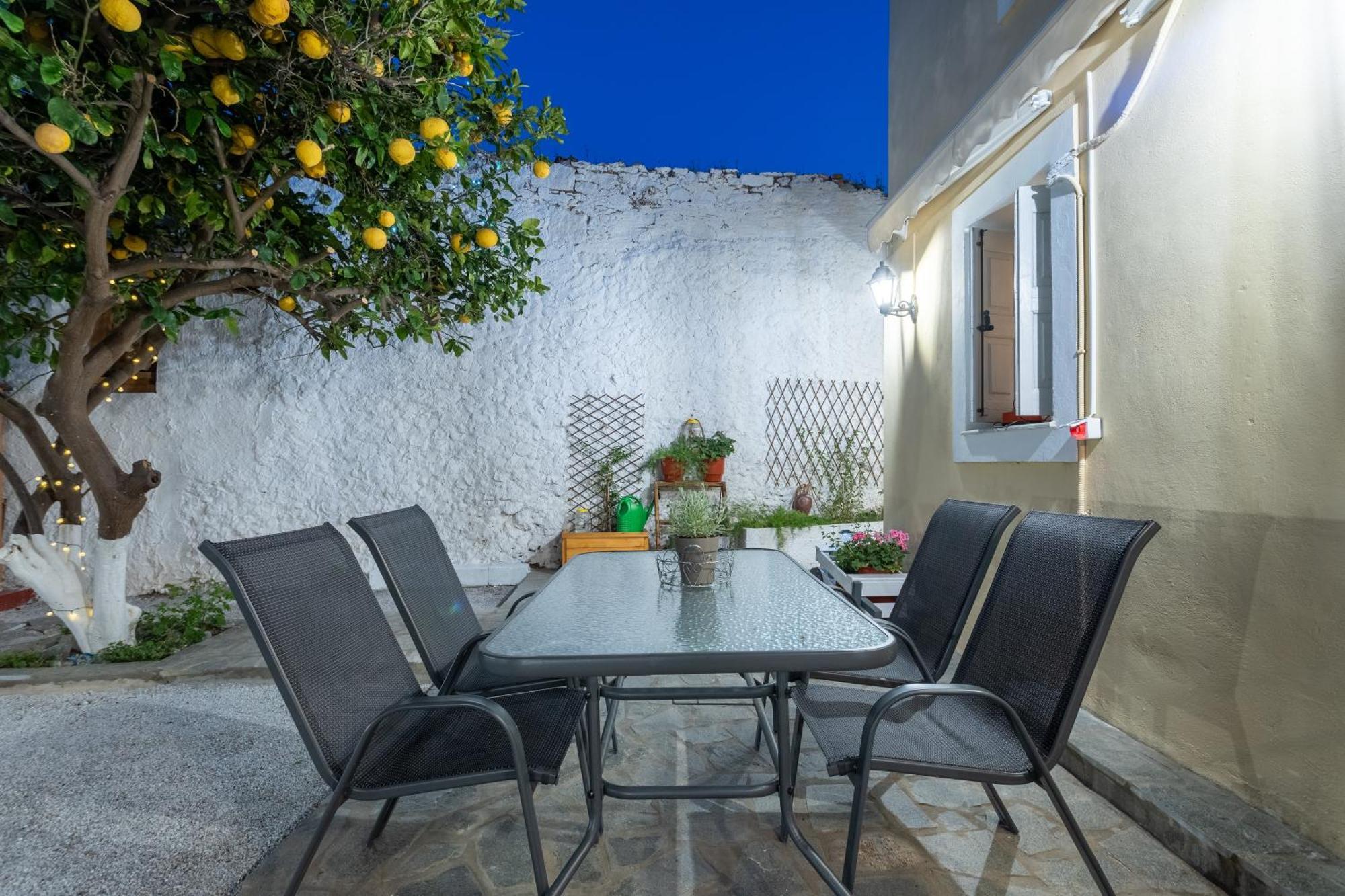 Spacious Home With Yard, Mytilene Lesvos Exterior foto