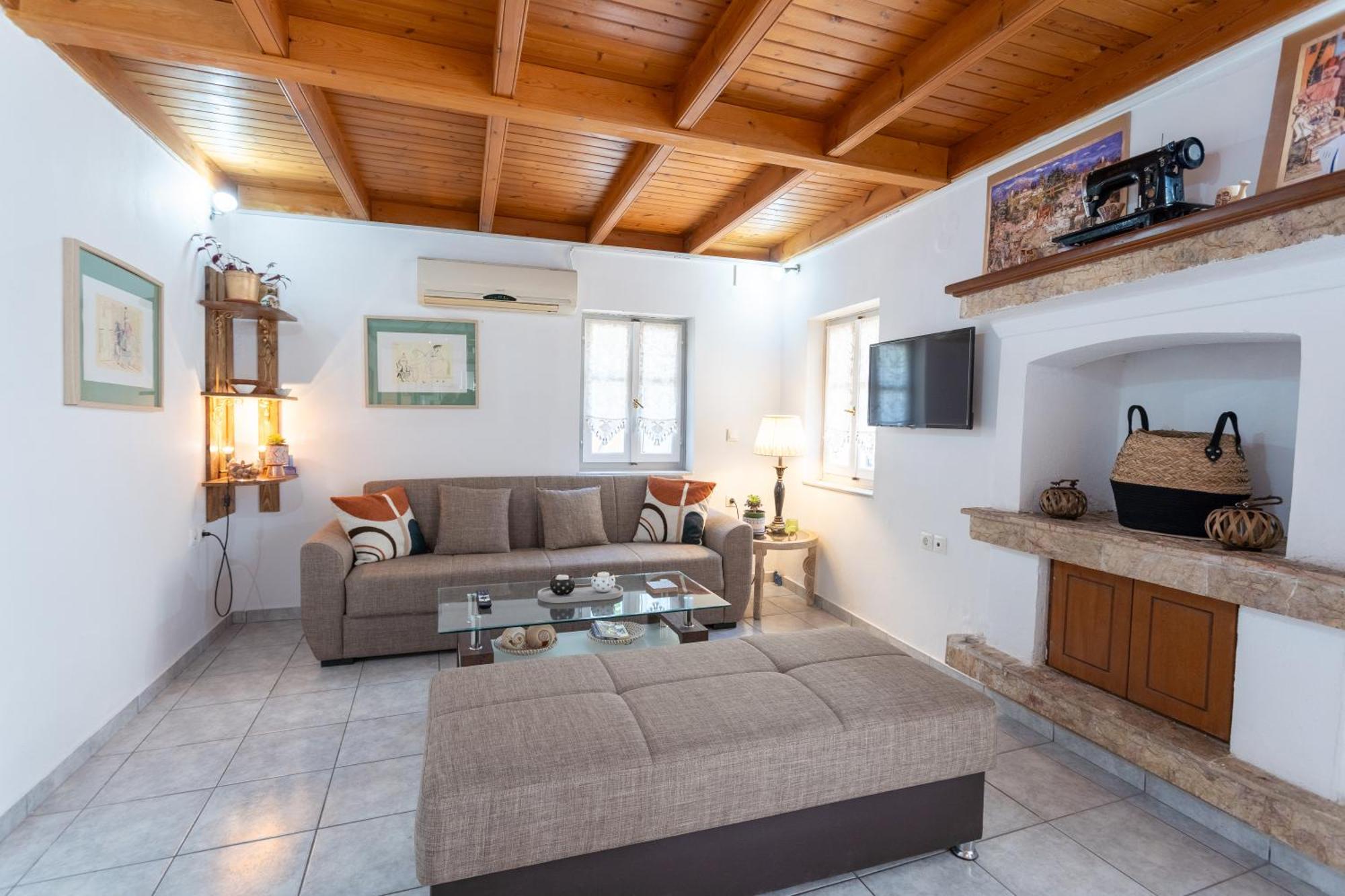 Spacious Home With Yard, Mytilene Lesvos Exterior foto
